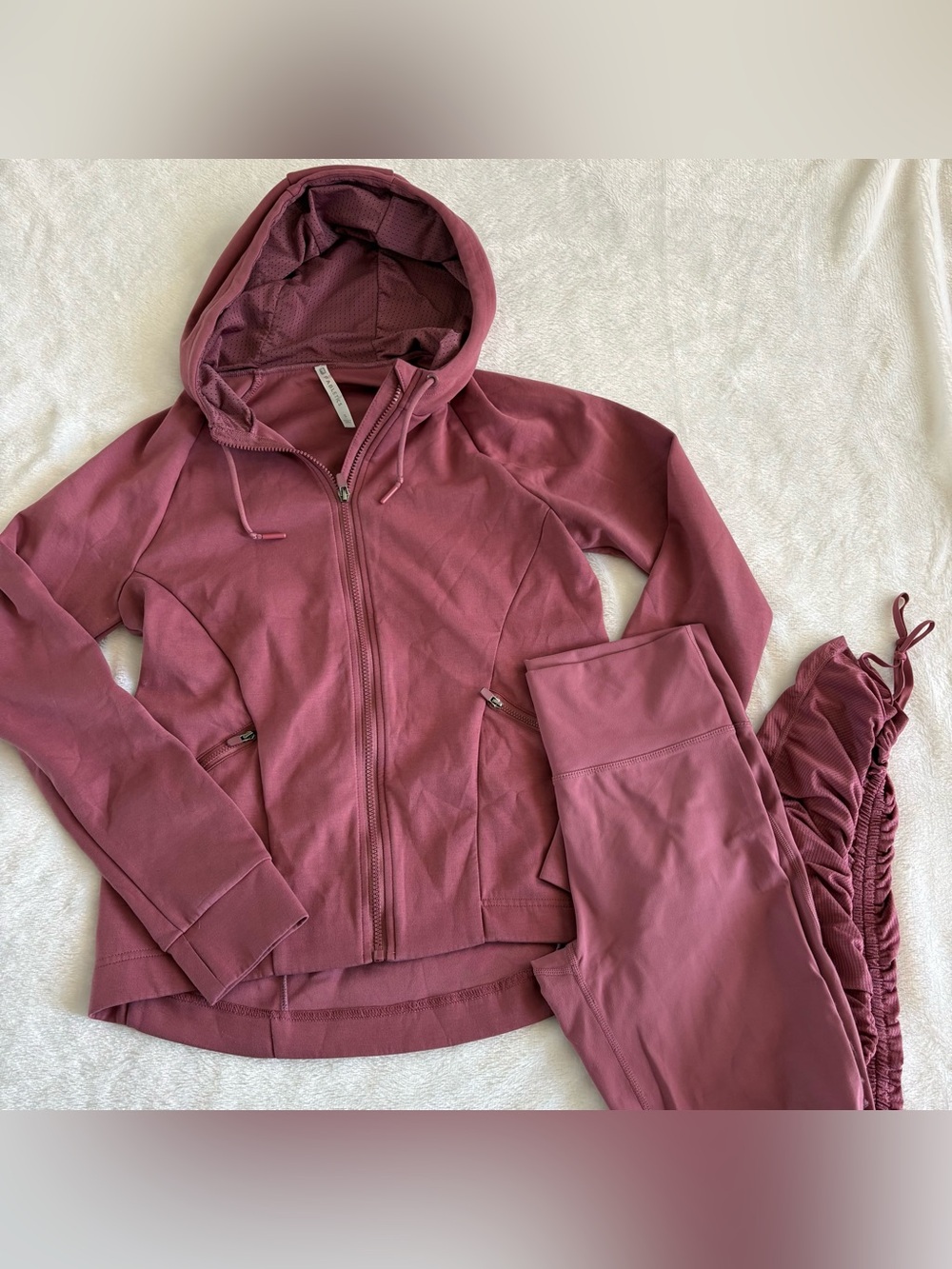 Fabletics dusty rose athletic set